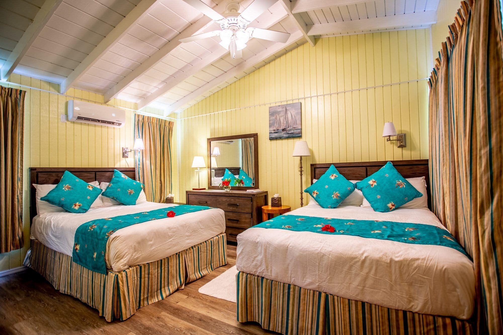 Sebastian'S On The Beach Hotel Freshwater Pond Exterior foto